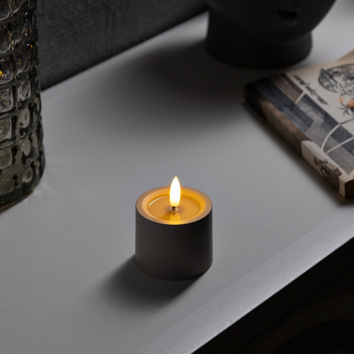 Светодиодная свеча бежевая, 6 × 8 × 6 см, пластик, батарейки ааах2 (не в комплекте), свечение теплое белое подсвечник полистоун на 1 свечу горец чёрный свеча в комплекте 15х8 5х8 5 см
