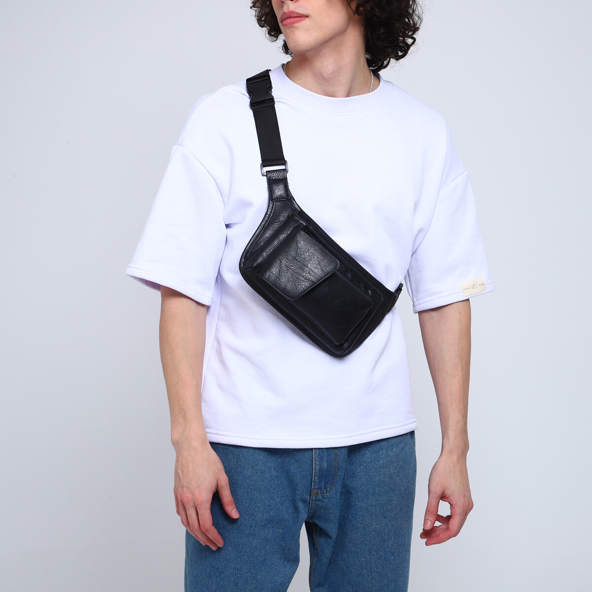 Поясная сумка на молнии, 3 наружных кармана, цвет черный поясная сумка для садового инструмента на ремне 3 кармана