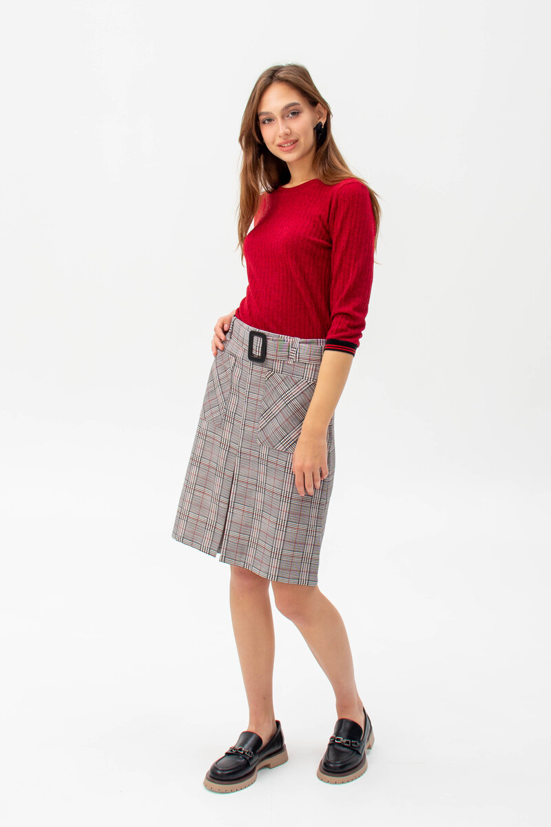С чем носить красную юбку? Примеры на модных блогерах.
