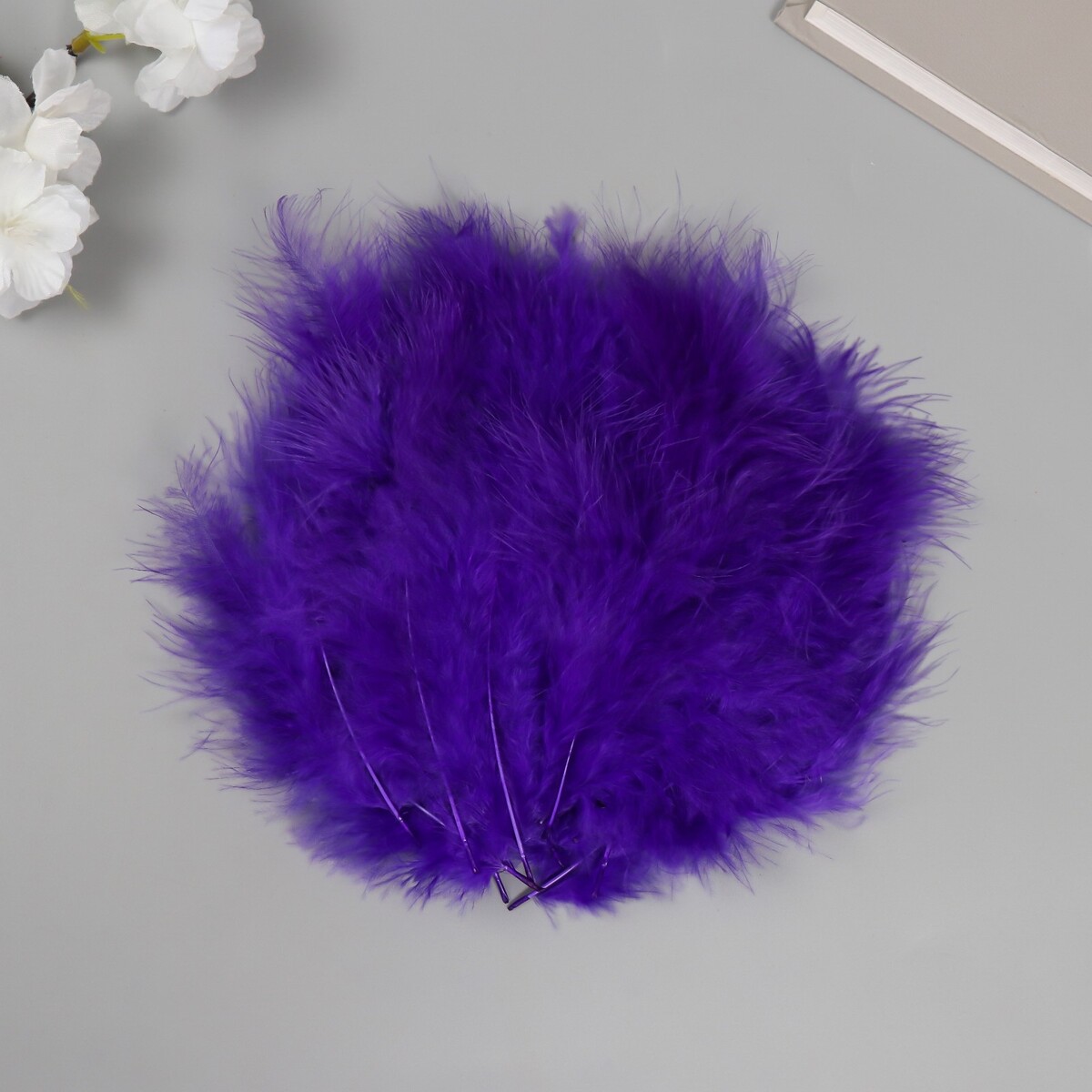 Перо декоративное гусиное пуховое перо для декора длина от 45 до 60 см пудрово фиолетовый