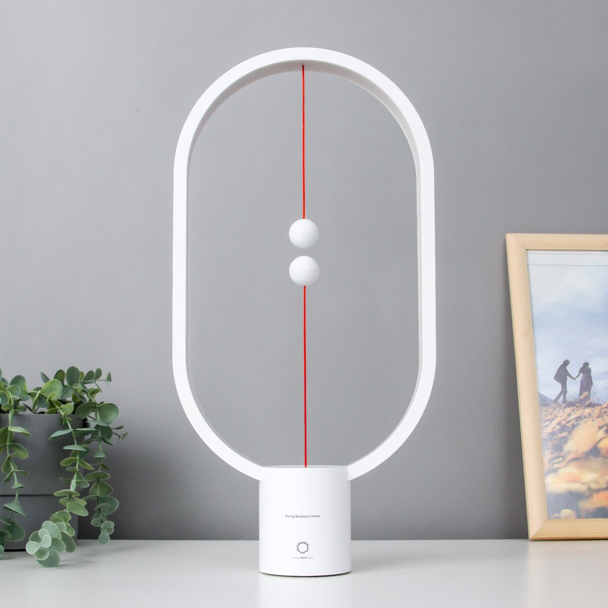 

Настольная лампа