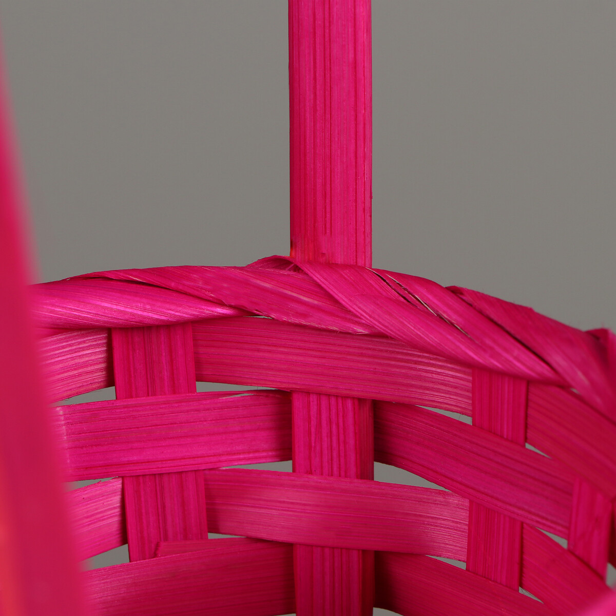 фото Корзина плетеная, d13 x h9.5/28см,бамбук, розовый no brand