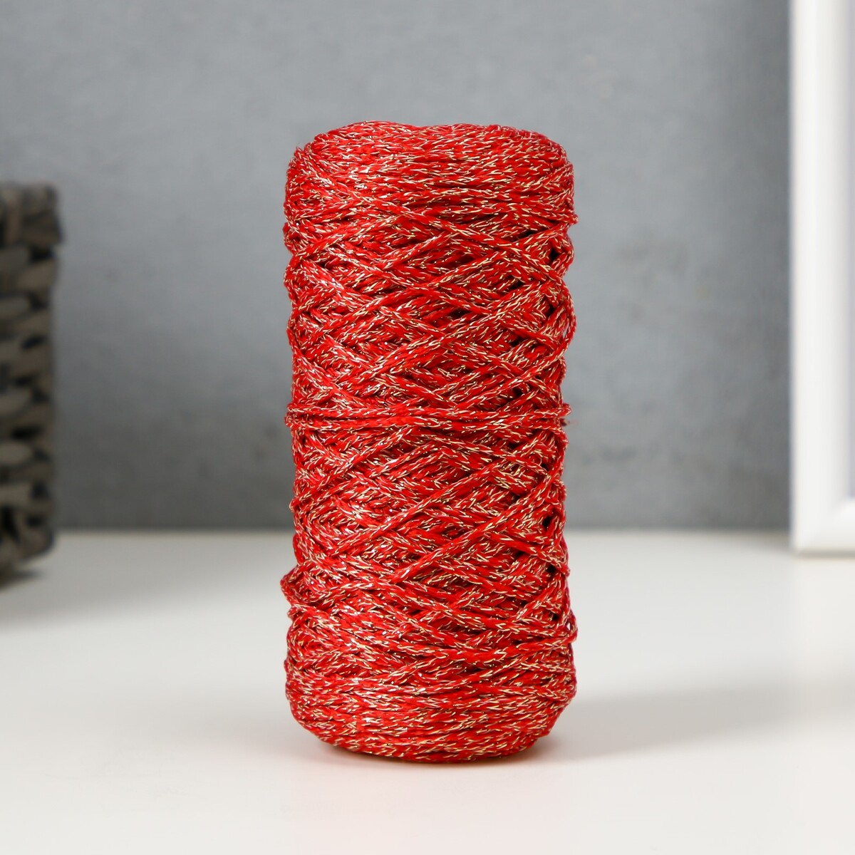 Шнур для вязания 100% полиэфир с люрексом 1 мм цилиндр, 75±10гр, 200м, 27- красный+золото