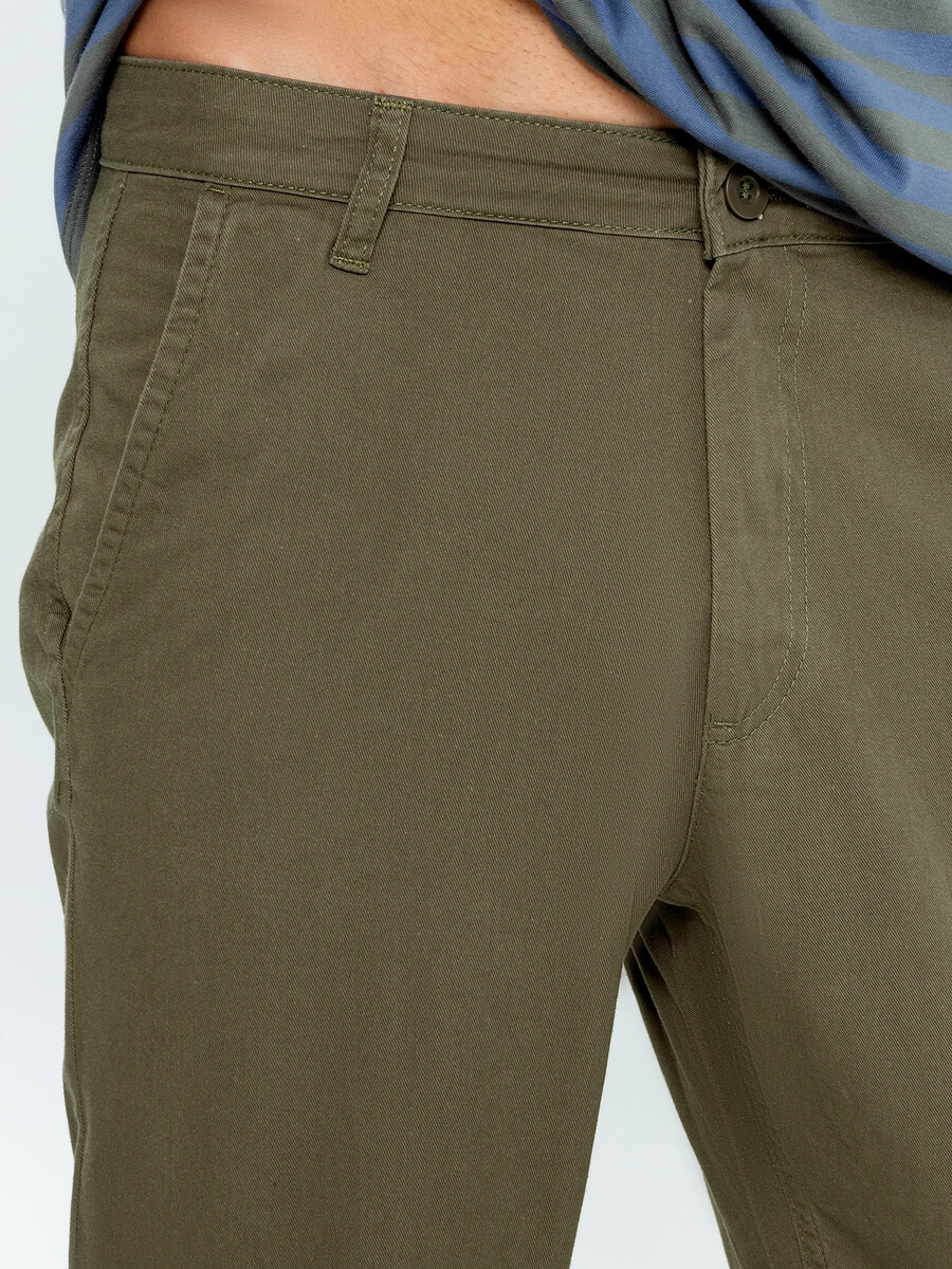 Мужские брюки джинсовые в зеленом оттенке Mark Formelle, цвет хаки 07624103 - фото 4