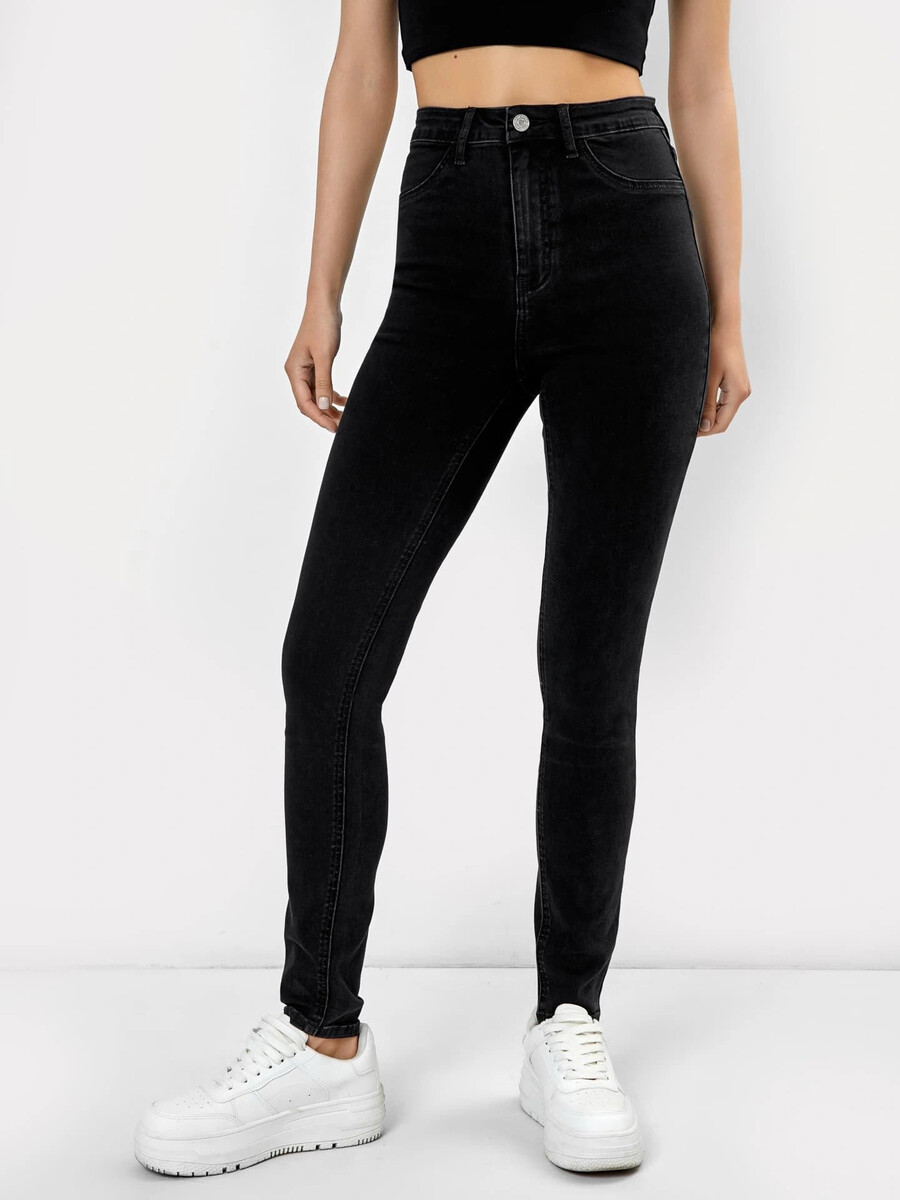 Брюки женские джинсовые jeggins в сером оттенке брюки мужские джинсовые в бежевом оттенке