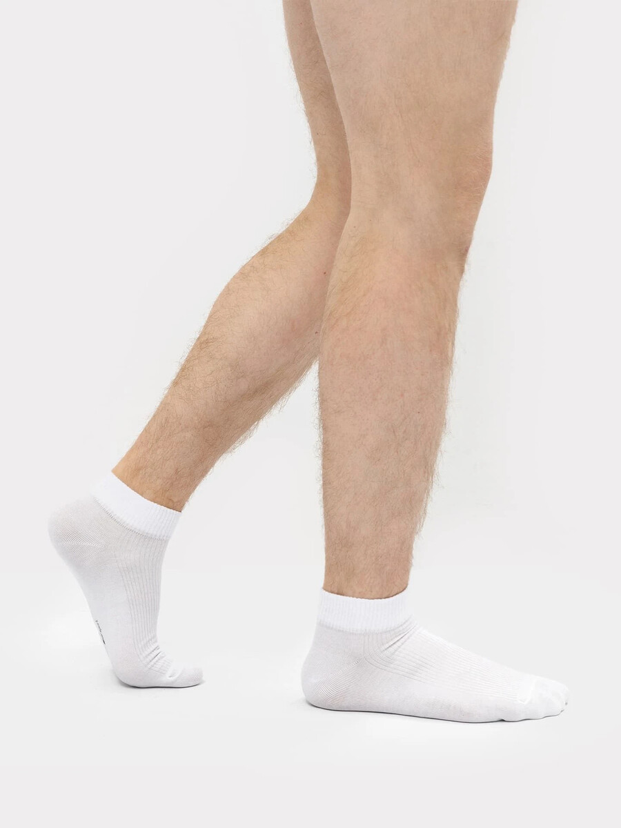 Носки мужские короткие в белом оттенке