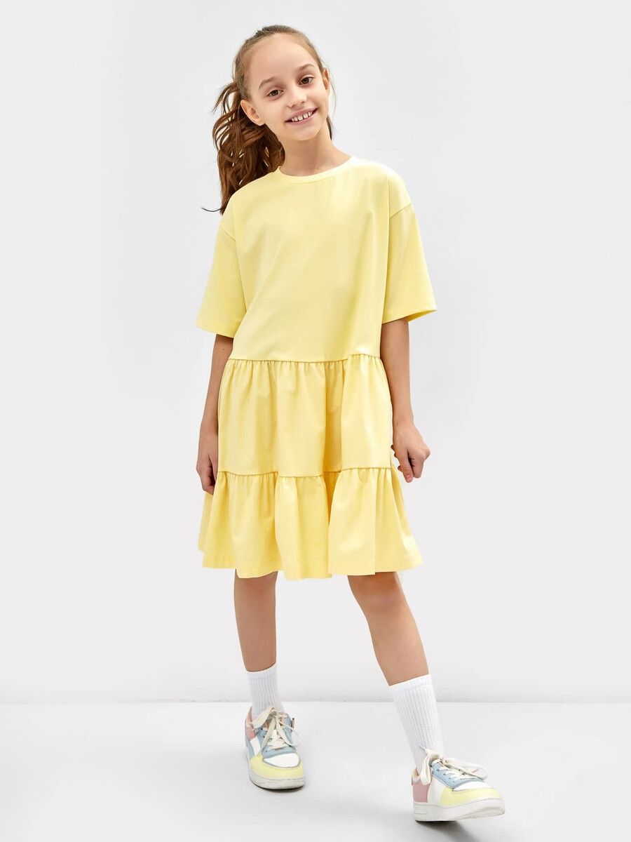 Многоярусное платье силуэта оверсайз для девочек светло-желтое