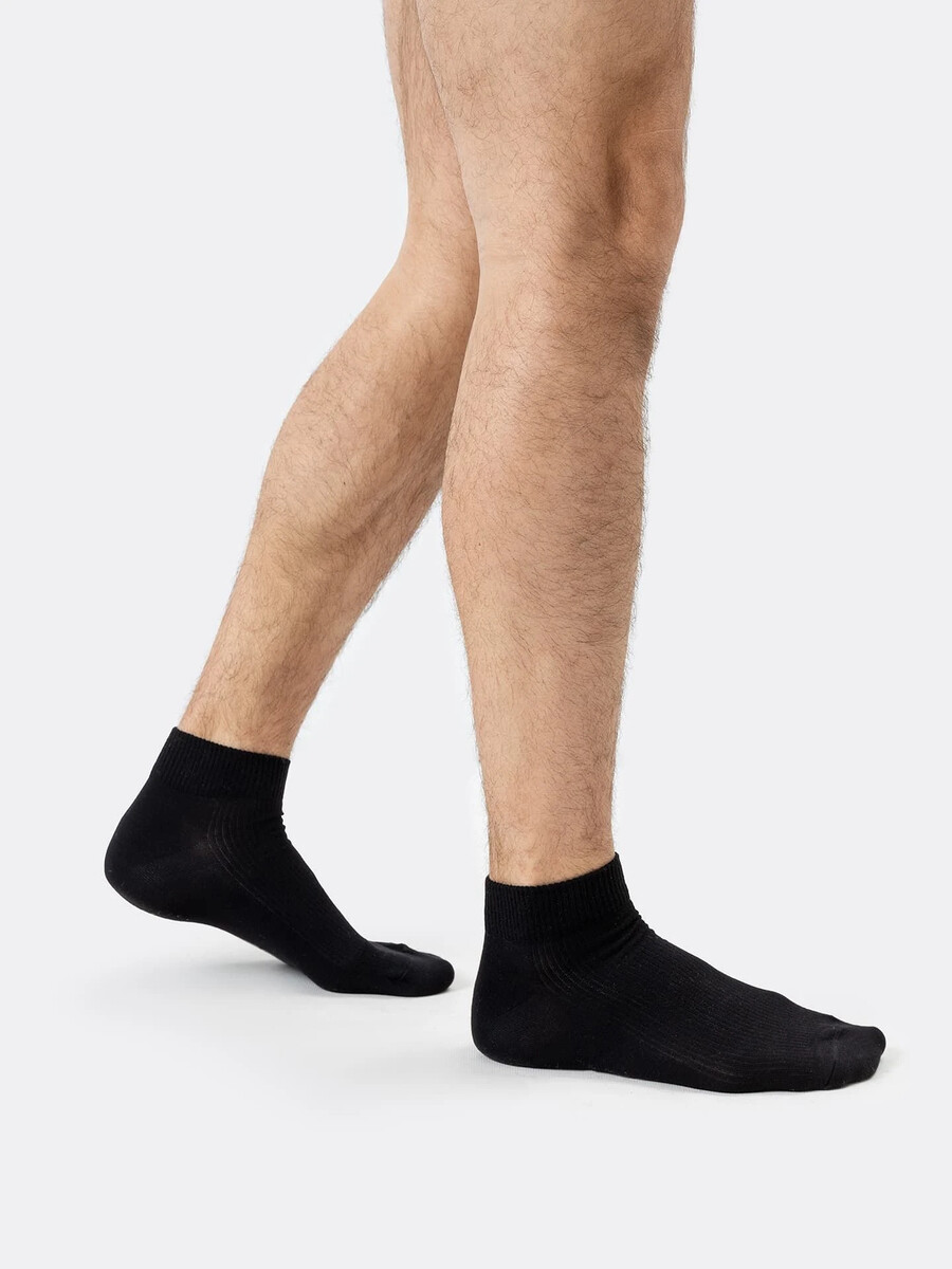 Носки мужские короткие в черном оттенке