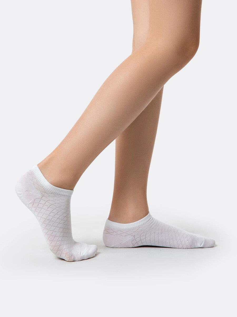 Носки детские белые с рисунком в виде мелких ромбов носки детские эра горошки 40