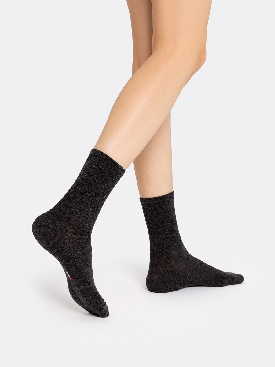 фото Длинные женские носки в оттенке mark formelle