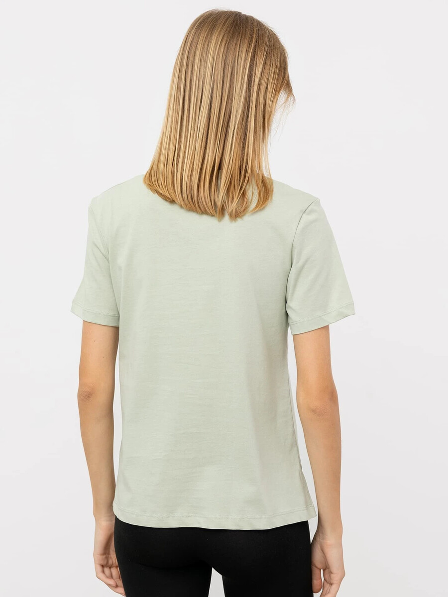 фото Однотонная женская футболка пыльно-зеленого цвета mark formelle