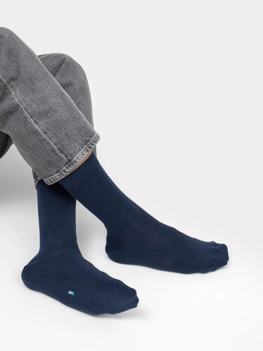 Высокие мужские носки темно-синего цвета