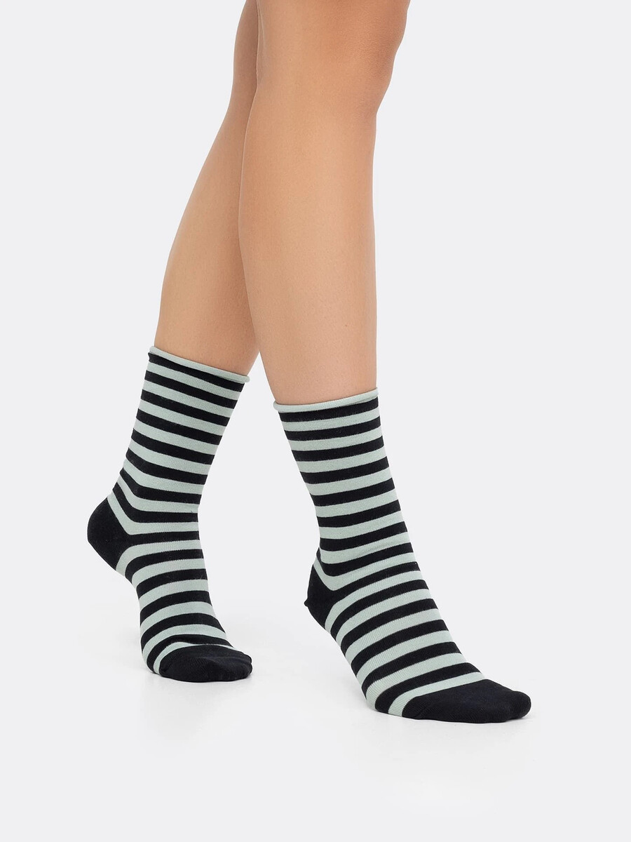 Высокие женские носки без резинки в черно-белую полоску носки женские aloe vera 20 ден чёрный