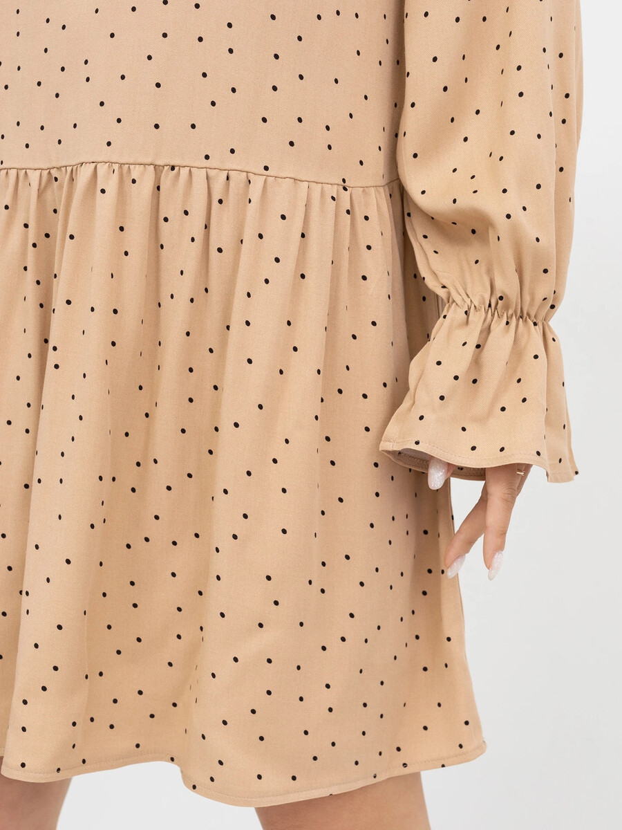 Свободное текстильное платье с длинными рукавами бежевого цвета в мелкий горошек Mark Formelle 07627531 - фото 3