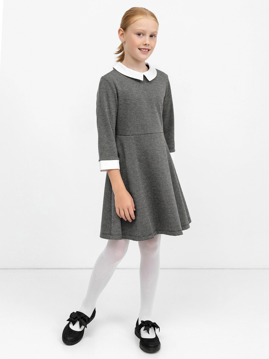фото Серое платье с текстильным воротником и манжетами в гусиную лапку для девочек mark formelle