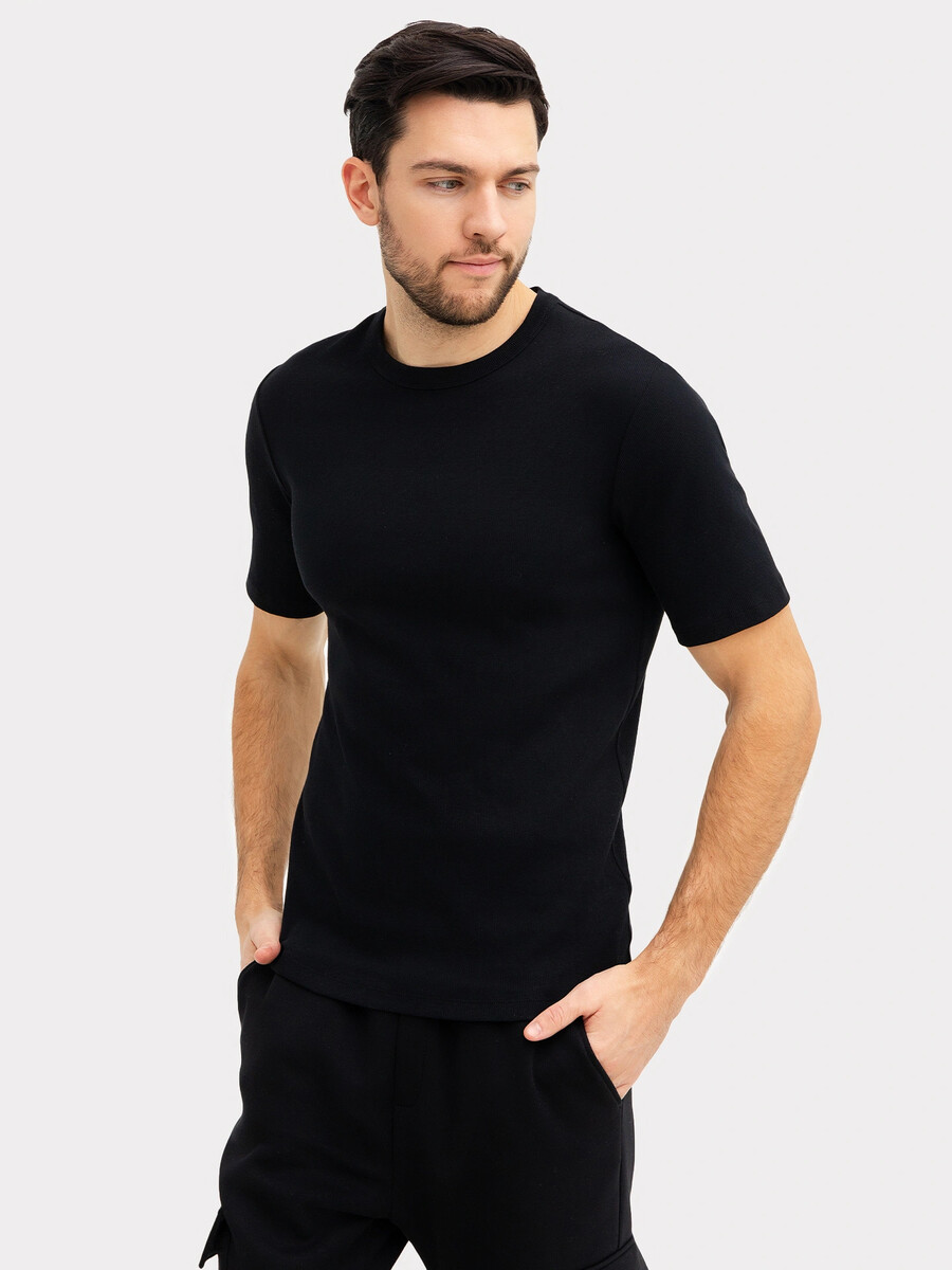 Футболка мужская облегающая в черном цвете футболка оверсайз мужская в черном е с печатью и рисунком