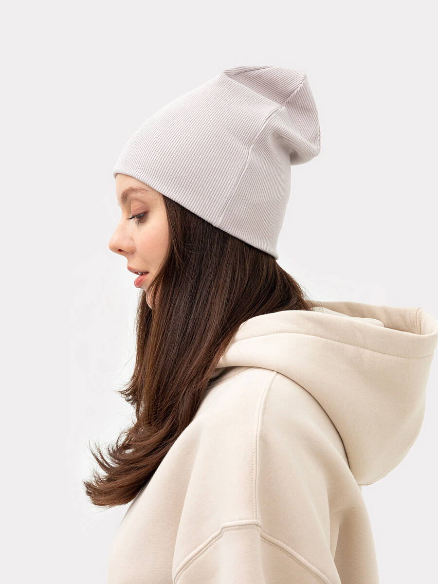 фото Шапка женская в серо-бежевом цвете mark formelle