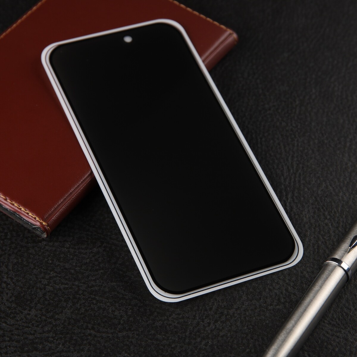 

Защитное стекло для iphone 15 pro, антишпион, 9h, 0.33 мм, черная рамка