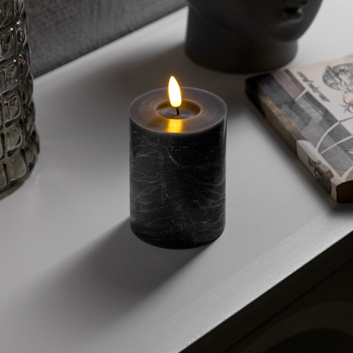 Светодиодная свеча серебристая, 7.5 × 12.5 × 7.5 см, воск, пластик, батарейки ааах2 (не в комплекте), свечение теплое белое подсвечник полистоун на 1 свечу горец чёрный свеча в комплекте 15х8 5х8 5 см
