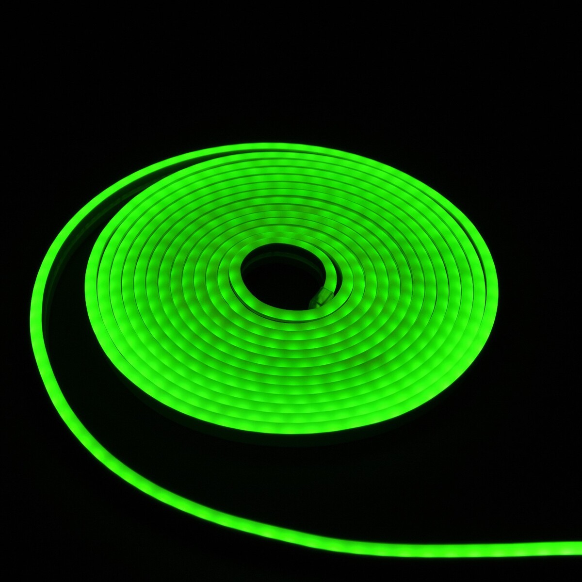 Гибкий неон luazon lighting 6 × 12 мм, ip65, 5 м, smd2835, 120 led/м, 12 в, свечение зеленое гибкий неон luazon lighting 16 мм d образный ip65 50 м smd2835 120 led м 220 в свечение красное