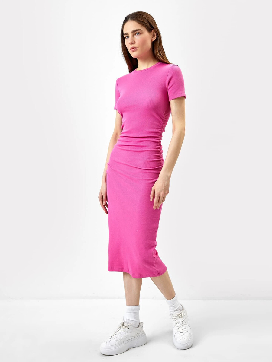 Платье женское в рубчик ярко-розового цвета