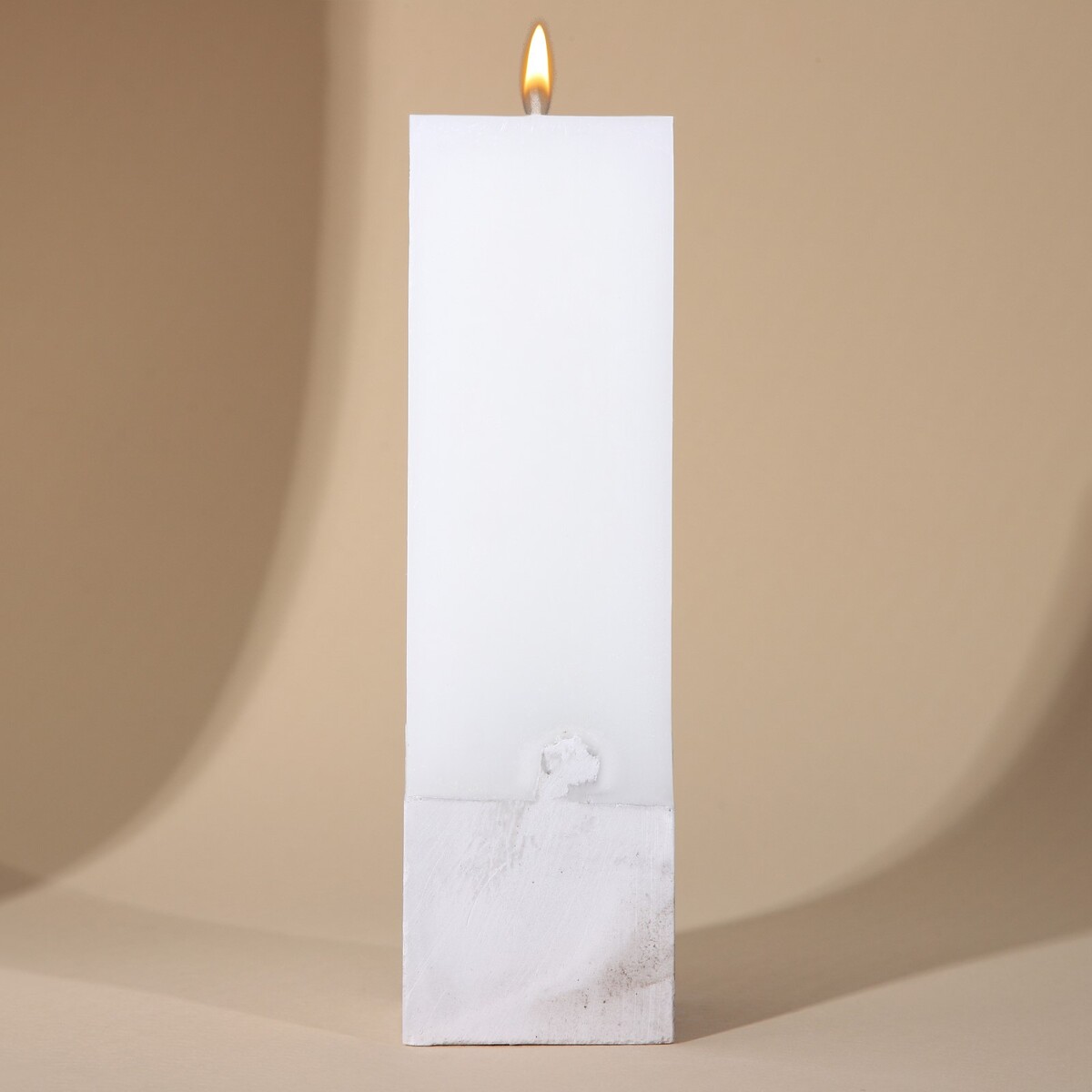Свеча интерьерная белая с бетоном, 5 х 5 х17 см свеча античная 2 2х26 см пальмовый воск белая 2 ч