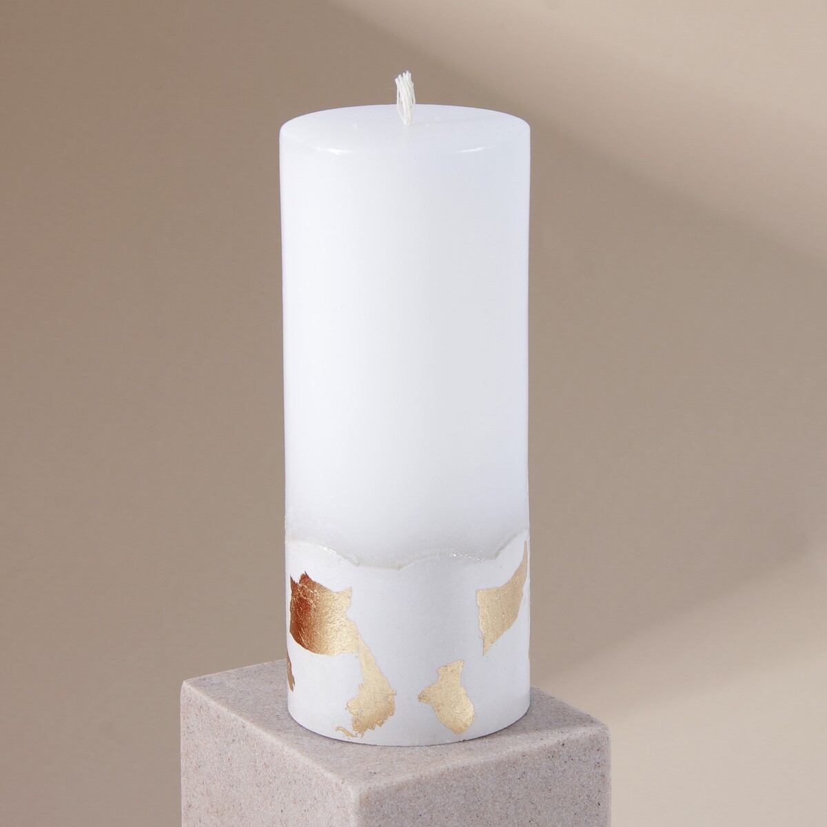 Свеча интерьерная белая с бетоном (поталь), 15 х 6 см свеча интерьерная белая с бетоном 14 х 5 см