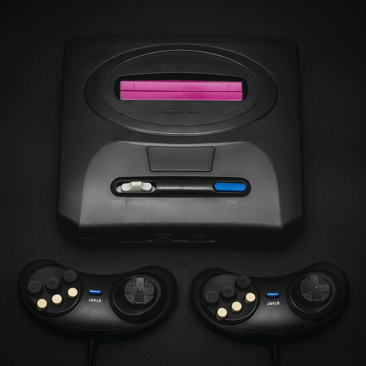 фото Игровая приставка luazon game-2, 16 бит, в комплекте два джойстика, 70 игр, черная luazon home