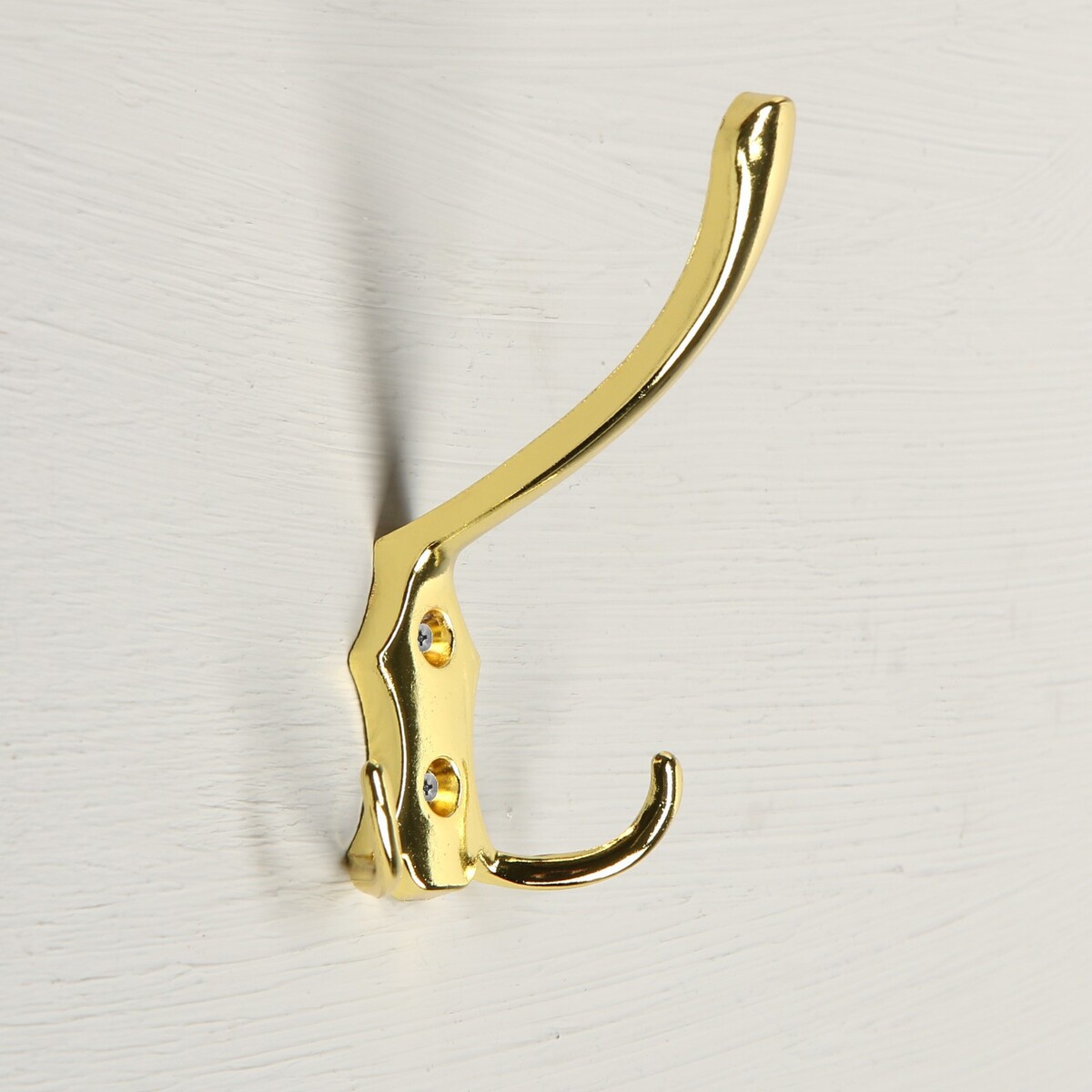 Крючок мебельный km301gp, трехрожковый, цвет золото крючок мебельный cappio wand трехрожковый бронза