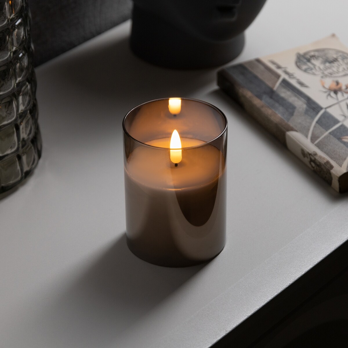 Светодиодная свеча серебристая, 7.5 × 10 × 7.5 см, воск, пластик, батарейки ааах3 (не в комплекте), свечение теплое белое