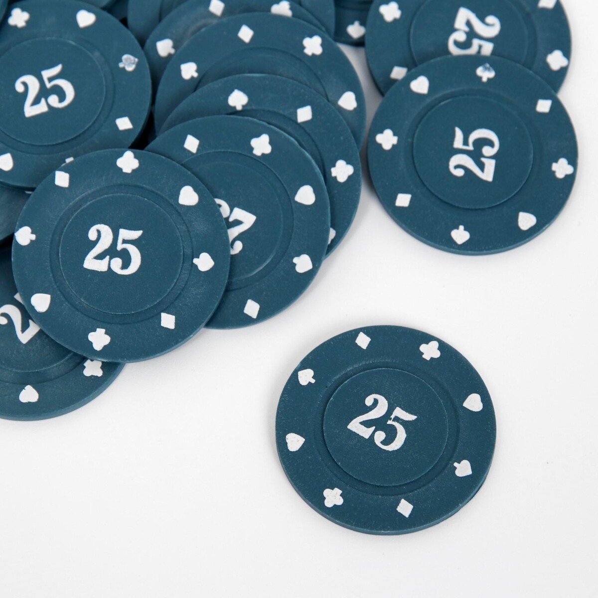 Набор фишек с номиналом 25, однотонные, синие, в наборе 25 шт. счетный набор в железном пенале в наборе цифры на магните счетные палочки 50 шт