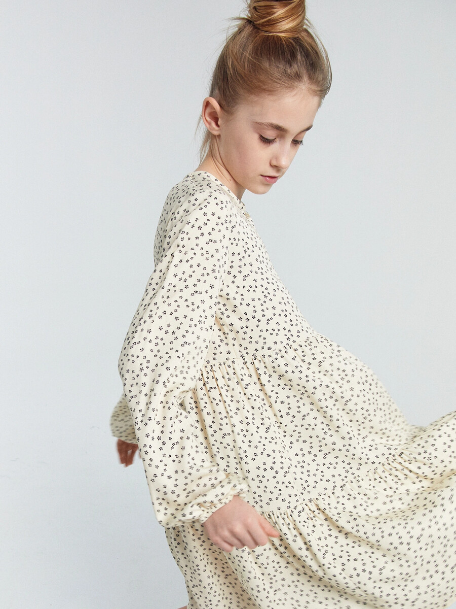 Платье для девочек молочно-бежевое в цветочки Mark Formelle, размер рост 104 см