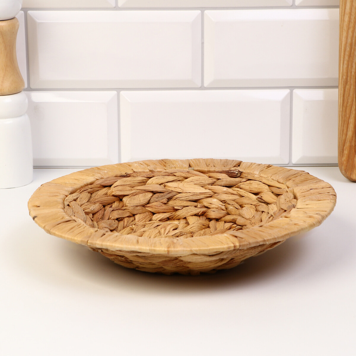 

Корзина плетеная, 25 х 4 см, банановый лист