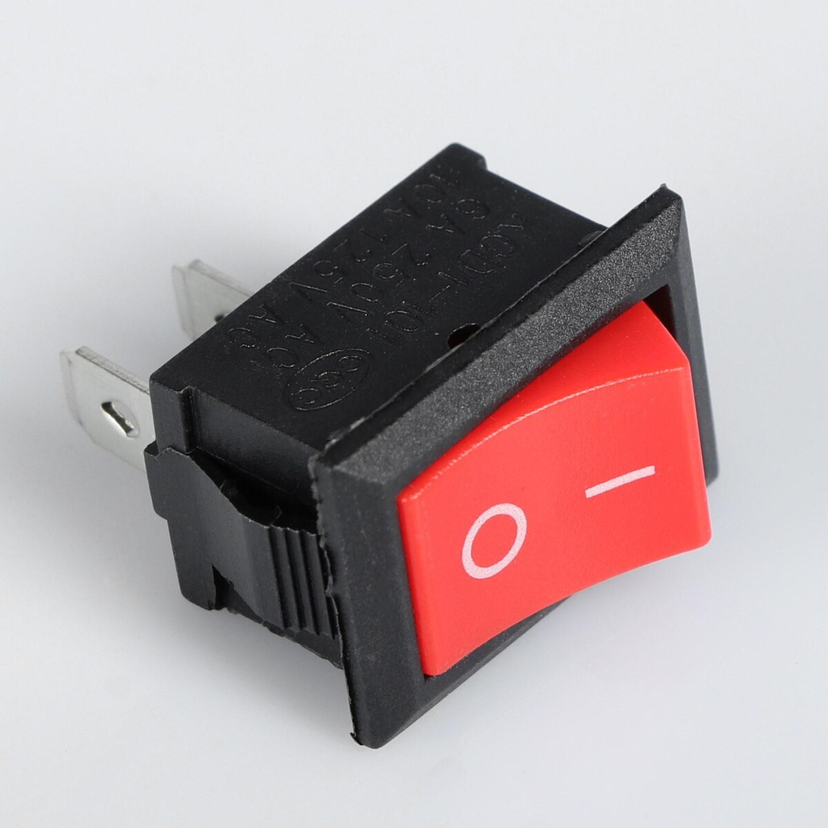 Выключатель клавишный без подсветки, красный выключатель клавишный с подсветкой диаметр 23 мм красный
