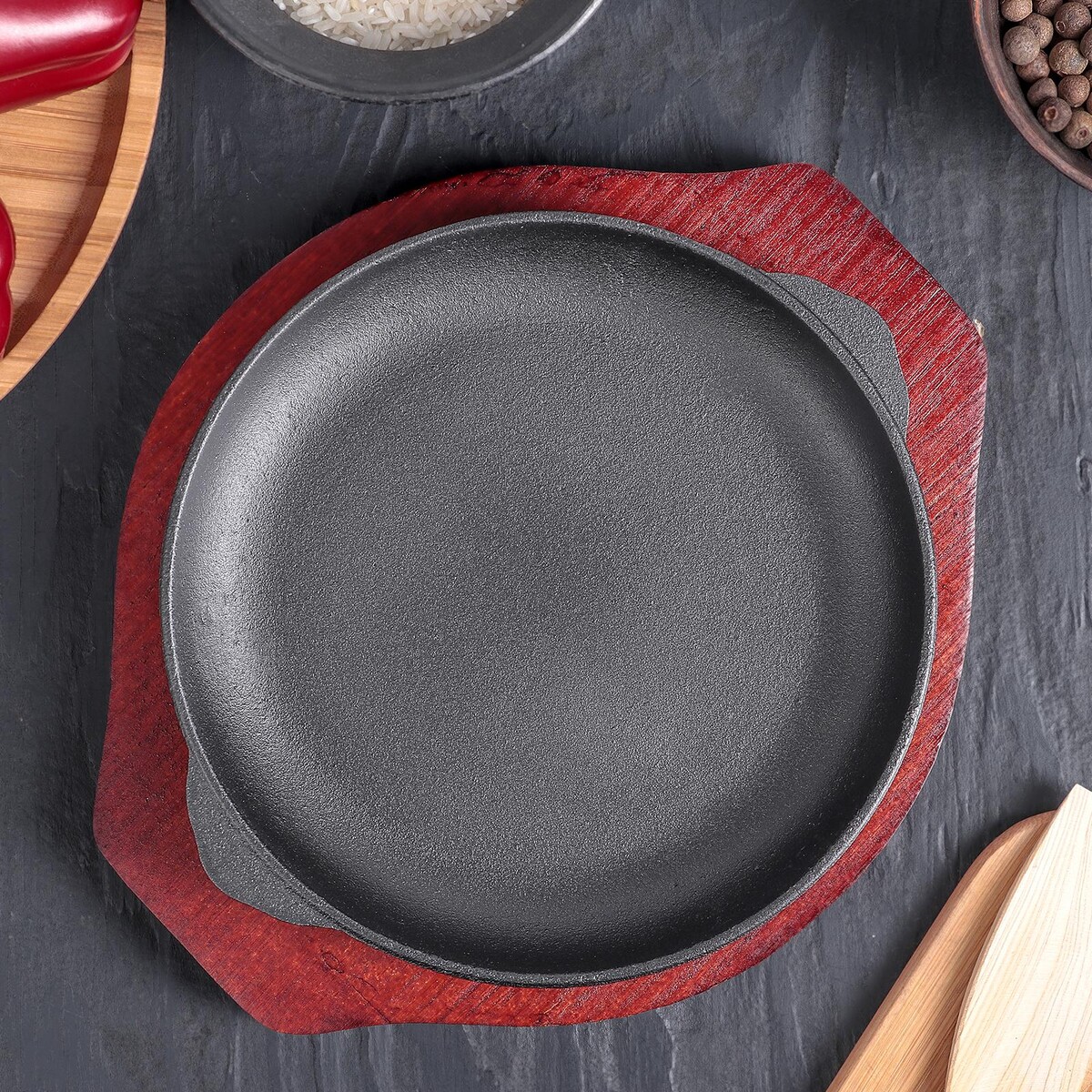 Сковорода чугунная сковорода чугунная на деревянной подставке magma