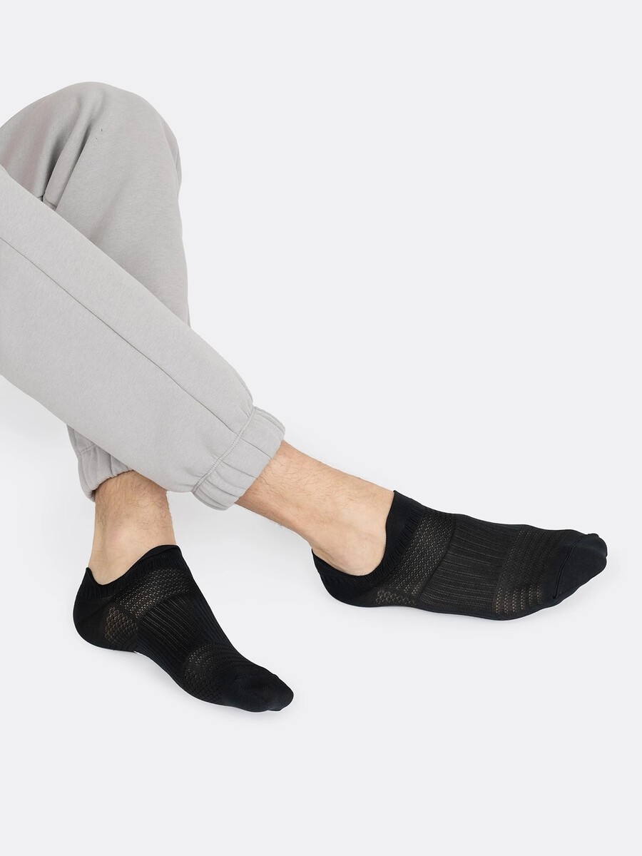 Спортивные короткие мужские носки из пряжи coolmax® черного цвета