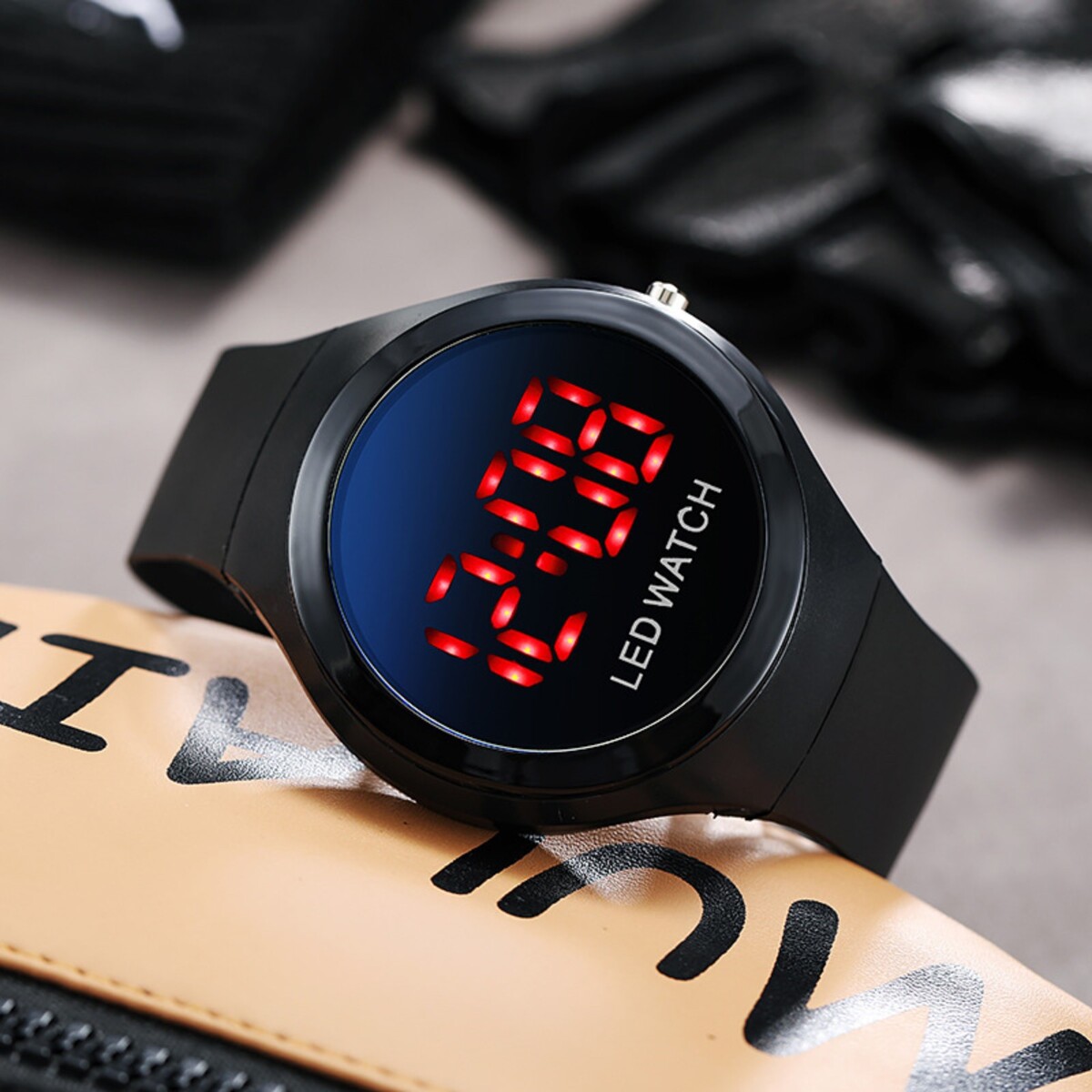 Часы наручные электронные, d-4.3 см, ремешок силикон 23.5 см, черные часы наручные женские d 5 см ремешок силикон черные