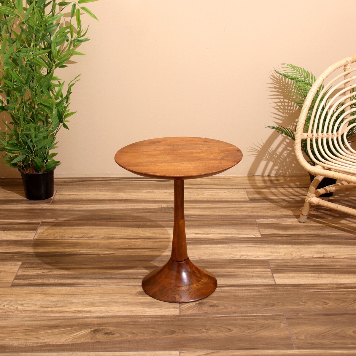 Столик кофейный 45х45х52 см, манговое дерево