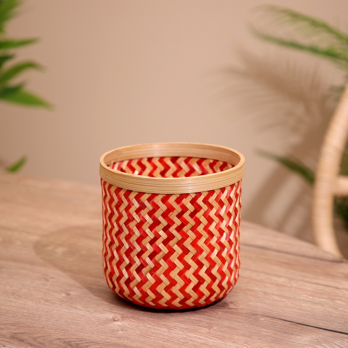 Корзинка плетеная, из бамбука 15х15х15 см No brand, цвет красный
