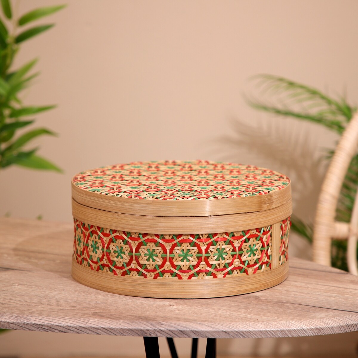 Корзинка с крышкой плетеная, из бамбука 30х30х13 см