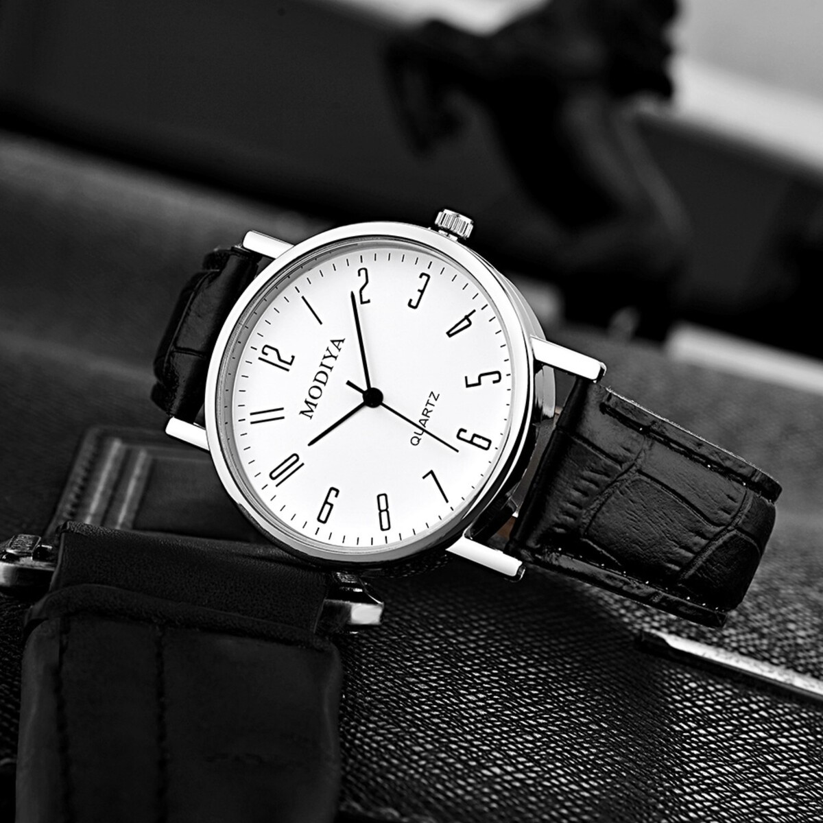 Часы наручные мужские, d-4 см, белый циферблат No brand