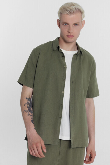 Рубашка мужская оливково-зеленая из хлоп