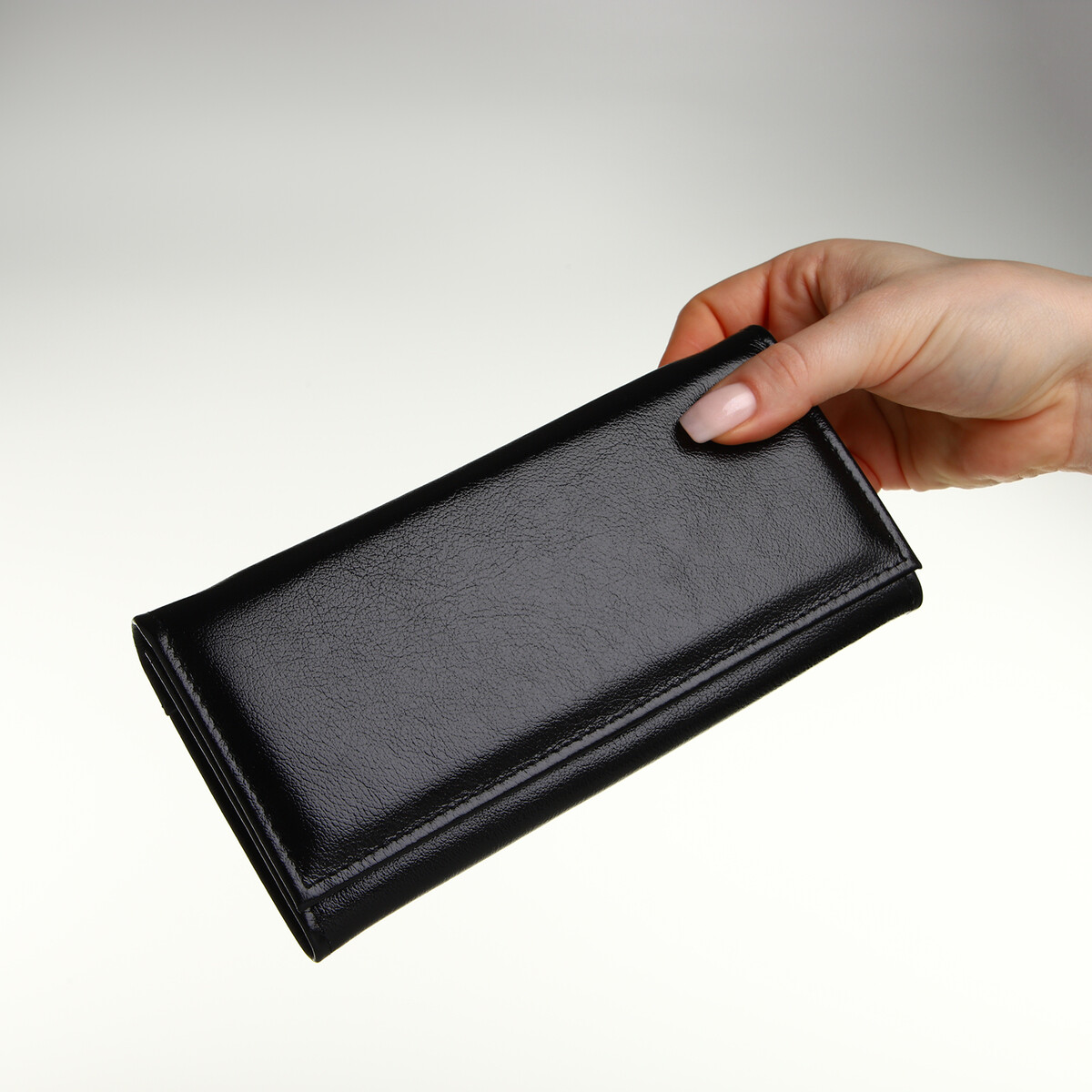 

Кошелек женский textura на кнопке, 19×2.7×8.5 см, черный