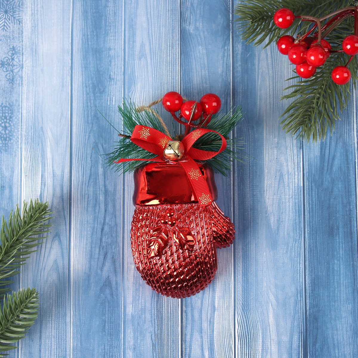 

Ёлочная игрушка, Красный