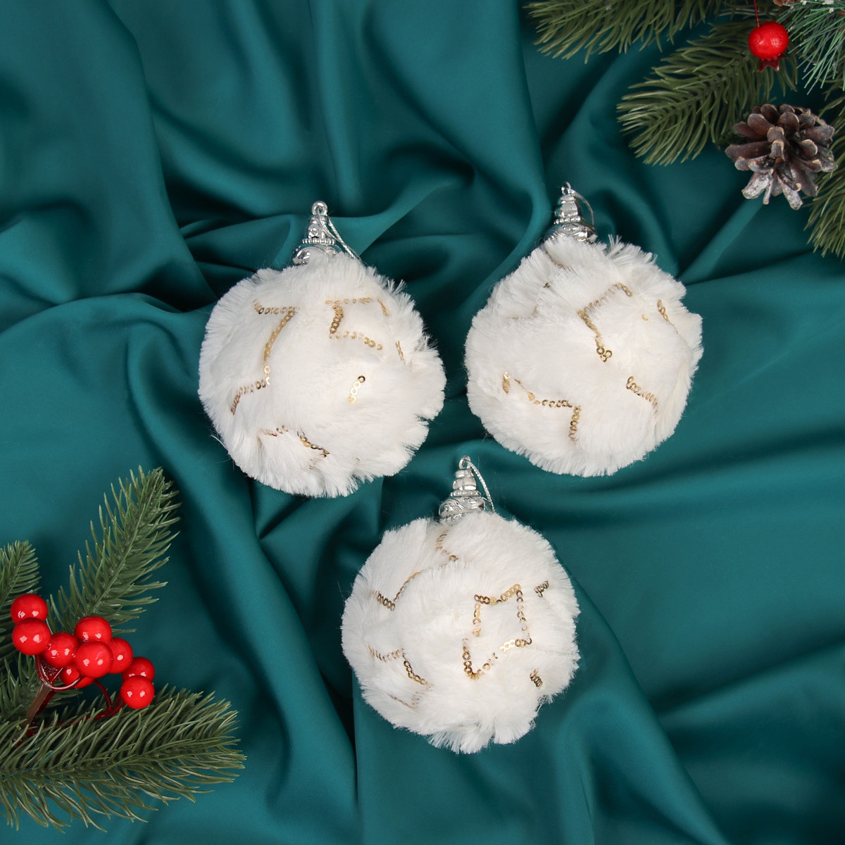 

Ёлочные игрушки, Белый