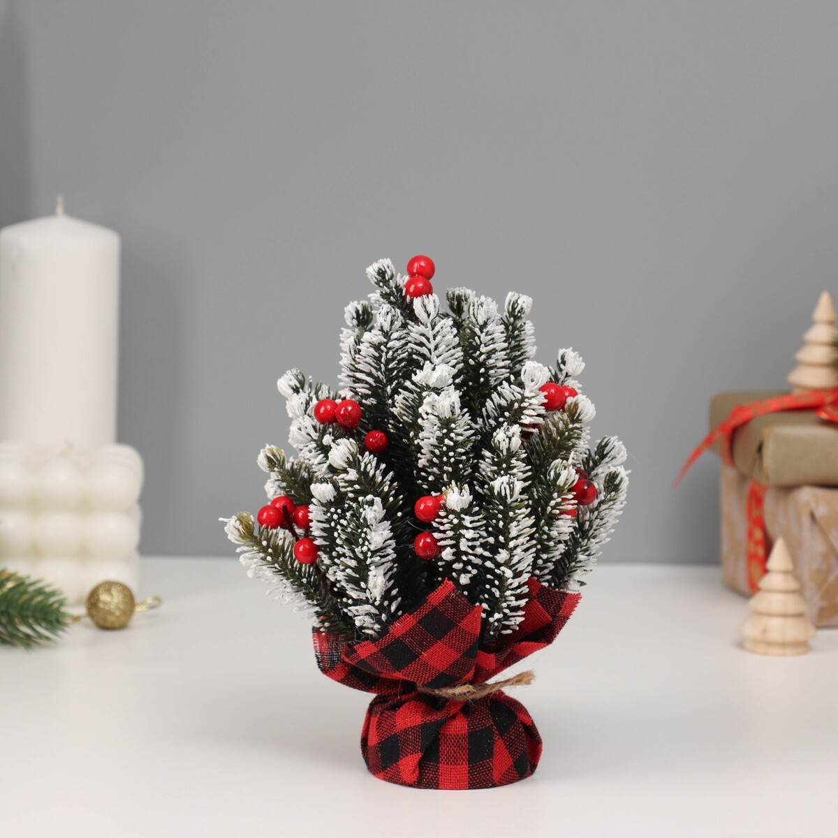 

Искусственная елка настольная