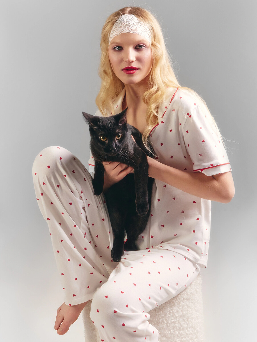 

Пижама женская белая с принтом, Белый;сердечки на белом