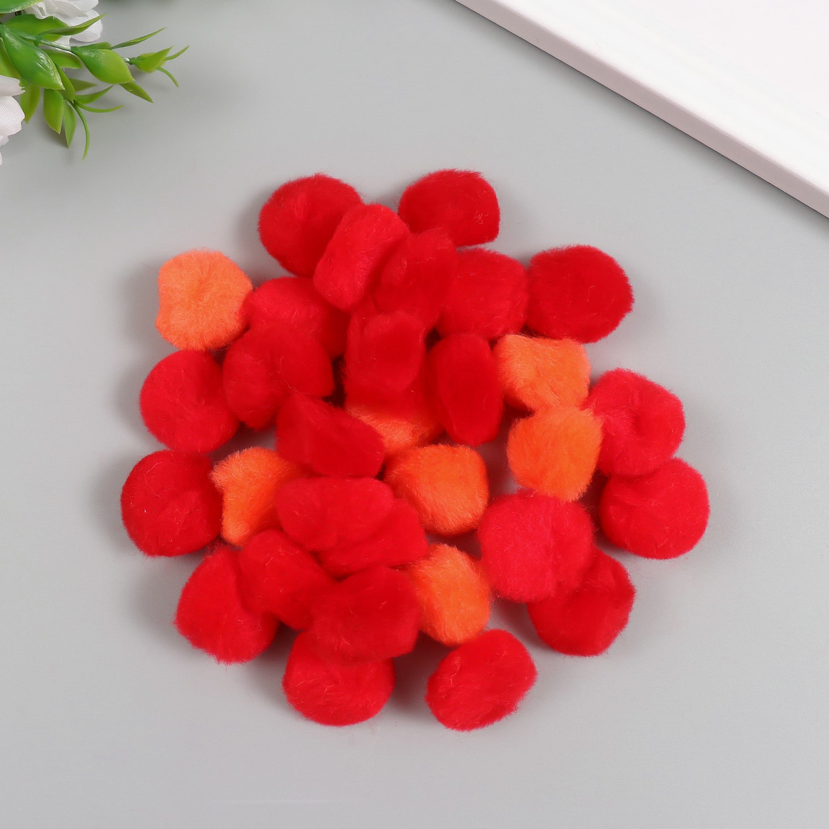 

Декор для творчества, Красный