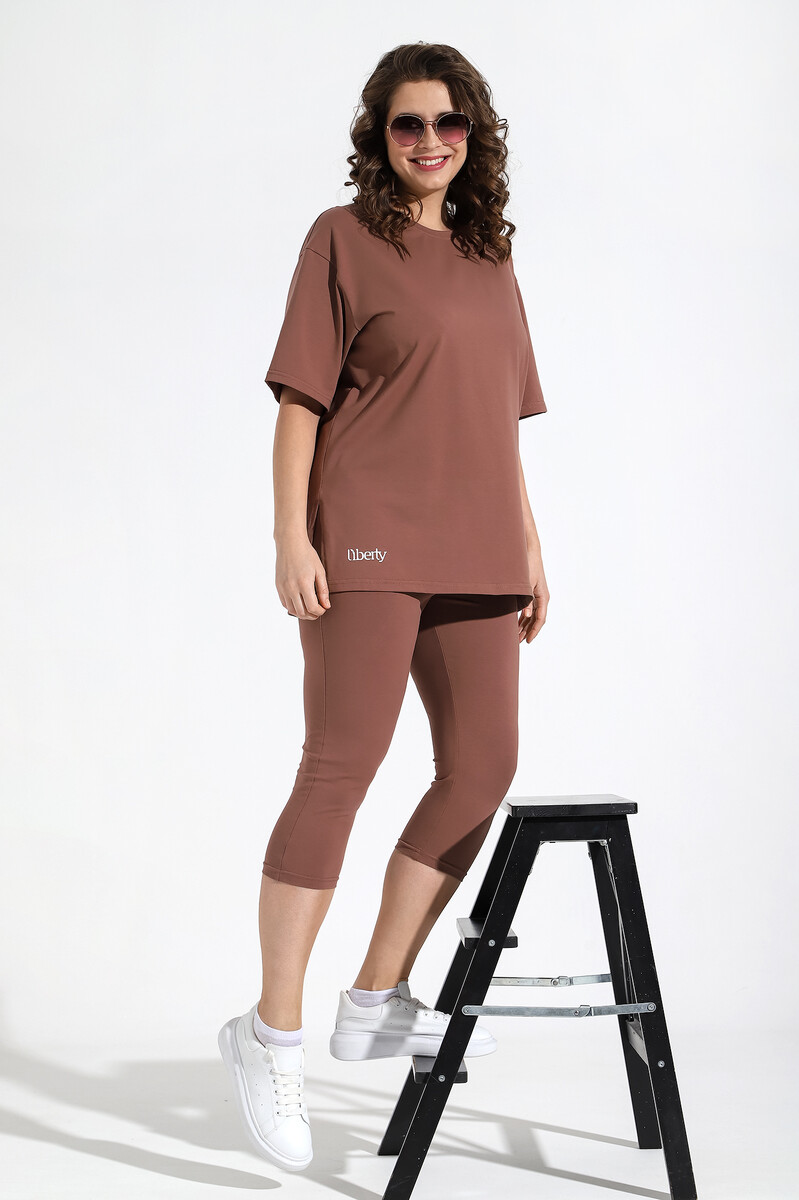 

Костюм, Коричневый