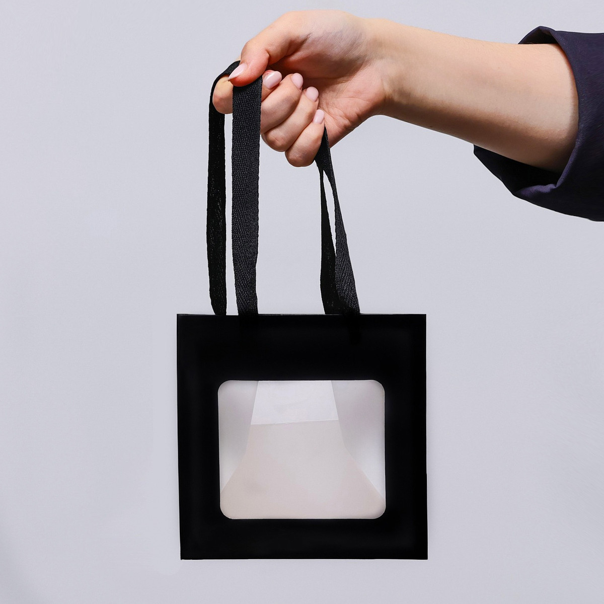 

Пакет подарочный, крафт, с окном,, Черный